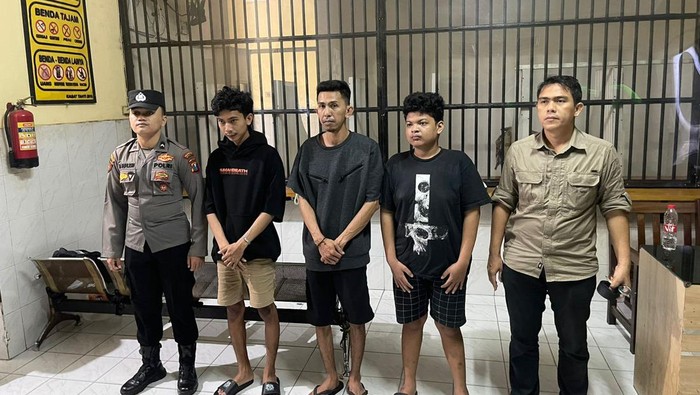 Beredar Berita : Admin Judi Higgs Domino di Surabaya Digerebek 4 Orang Diamankan